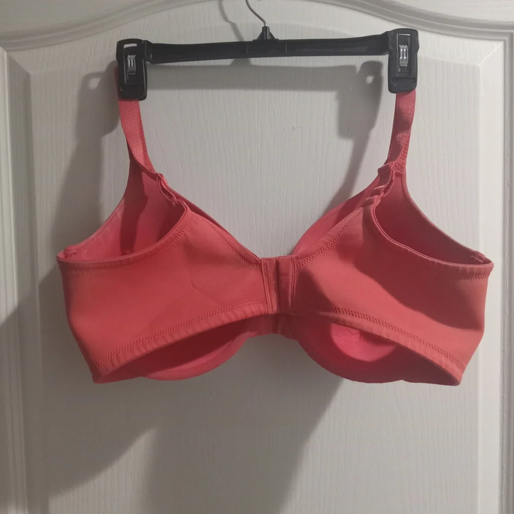 Vanity Fair Coral Bra - Picture 2 of 3